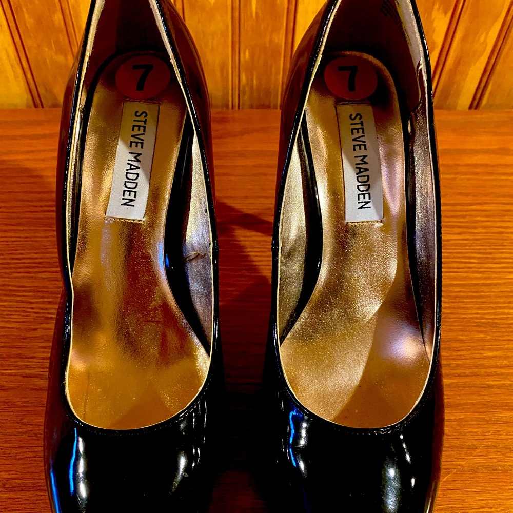 Steve madden round toe platform heels. Black, SZ 7